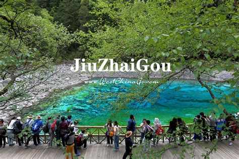 三亞到九寨溝多久：旅時探微，旅人心語的期盼与惊喜